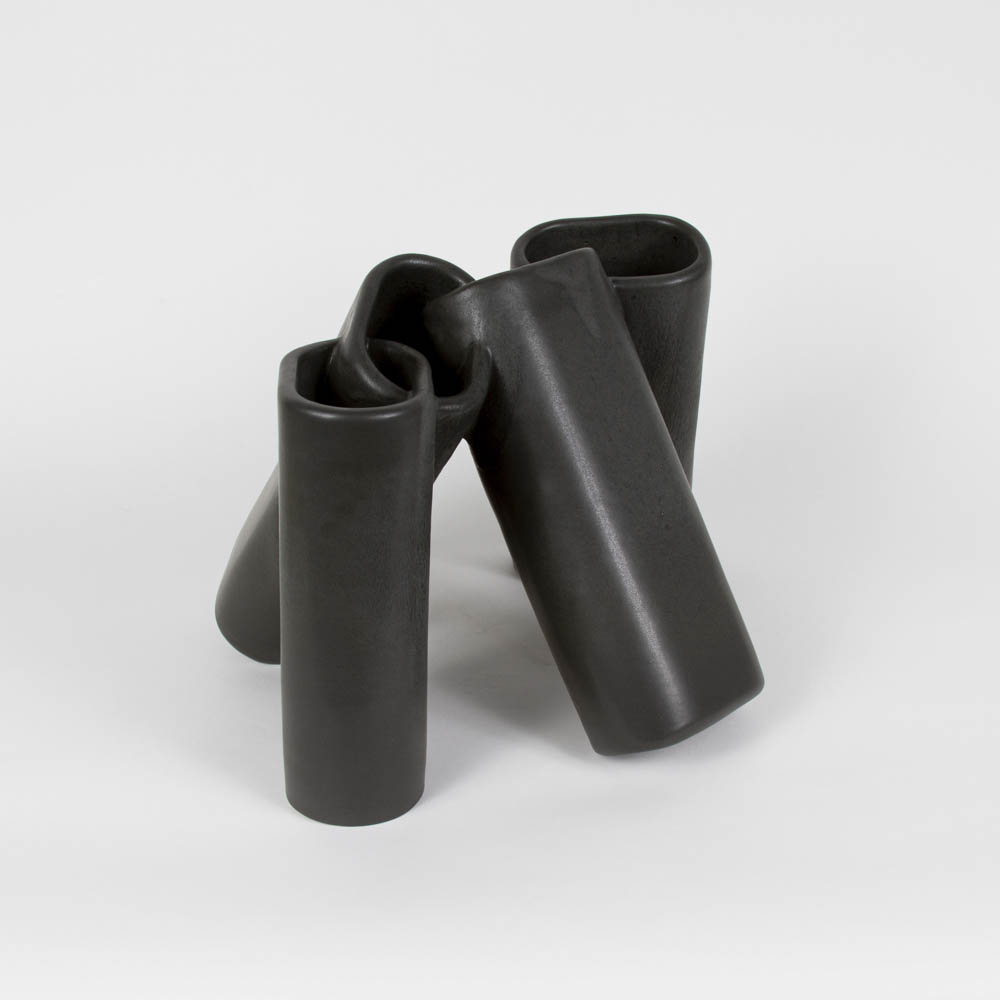 Vase en impression 3D de céramique réalisé par les designers Services Généraux