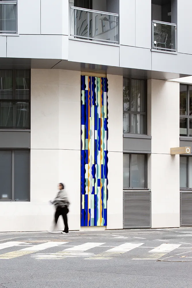 Vue d’ensemble de la façade Ondes de Jessica Boubetra associant céramique émaillée et aluminium